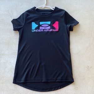 Black Under Armor dry fit tee